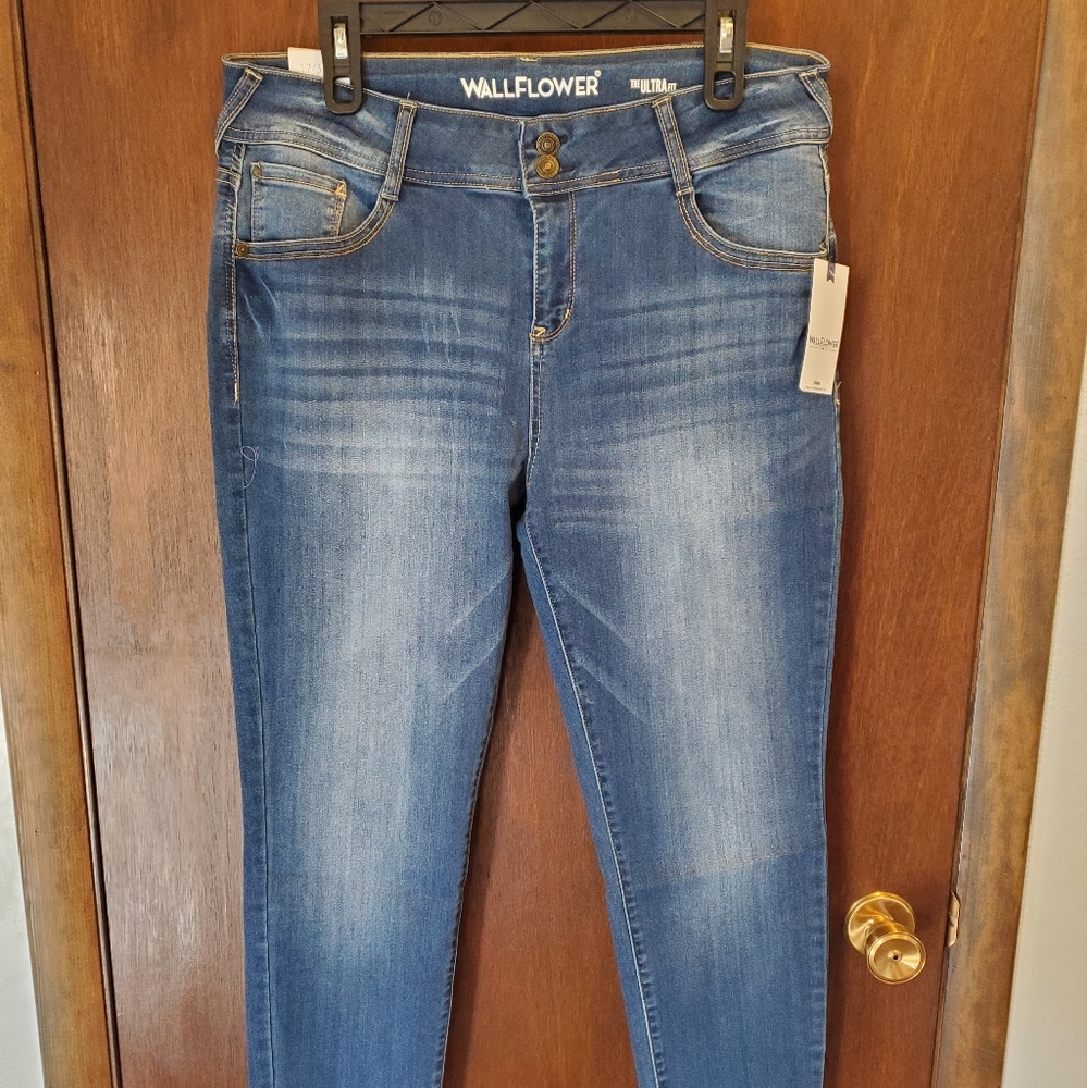 Wallflower skinny jeans